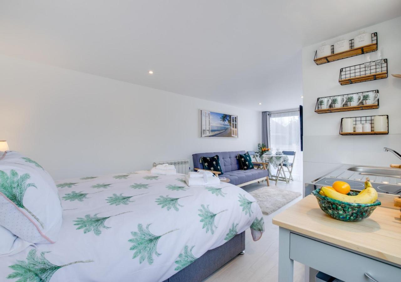 Idrella Studio Saltdean Bagian luar foto